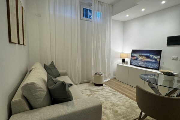 cambio d'uso con frazionamento magazzino | semiinterrato moderno | flipping immobilioare | milano | via capecelatro