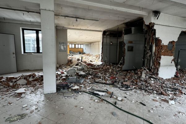 Flipping immobiliare | ristrutturazione interna completa | da ufficio ad abitativo | bilocali | milano| pordoi