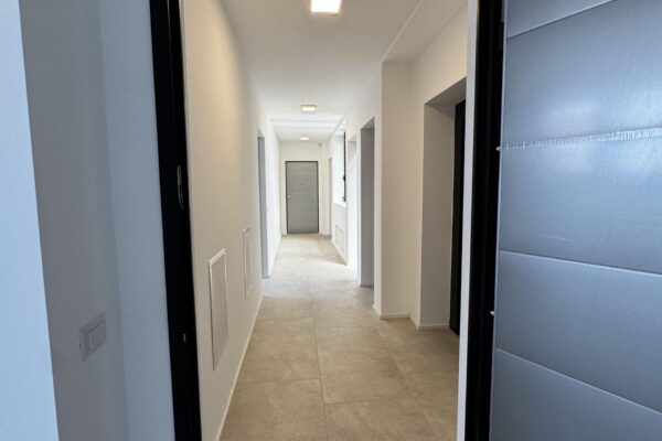 riqualificazione immobiliare | frazionamento | cambio uso da ufficio ad abitativo | bilocali | vigentino | pordoi