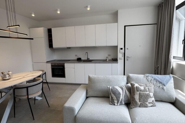 operazione immobiliare | trasformazione da ufficio ad abitativo | bilocale moderno | zona living | milano | pordoi