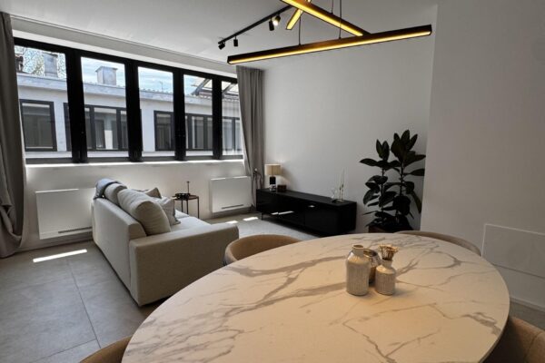 operazione immobiliare | trasformazione da ufficio ad abitativo | bilocale moderno | zona living | milano | pordoi