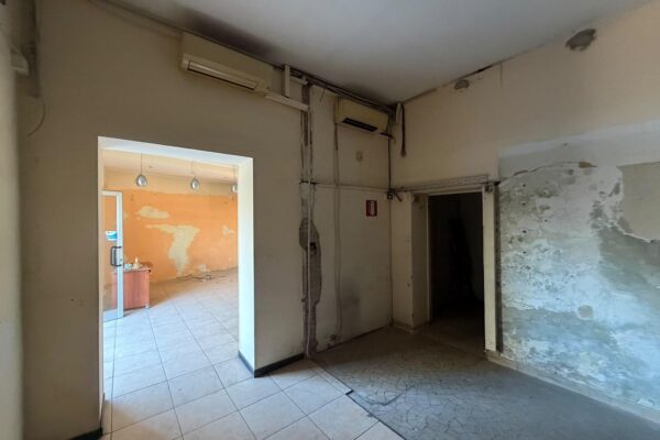 Da immobile commerciale a più appartamenti - Navigli Milano