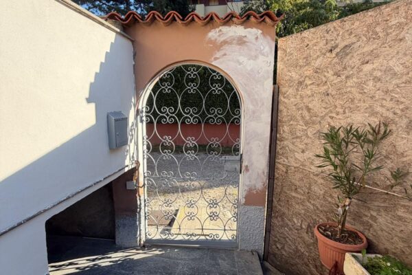 Flipping immobiliare - Riqualificazione negozi - Corte interna